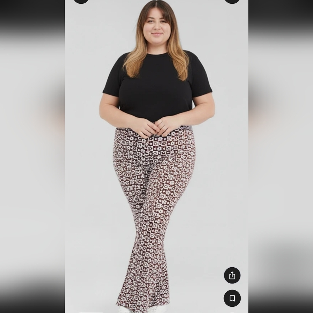Hollister Geometric Flower Brown White Checkered Flare Pants S
